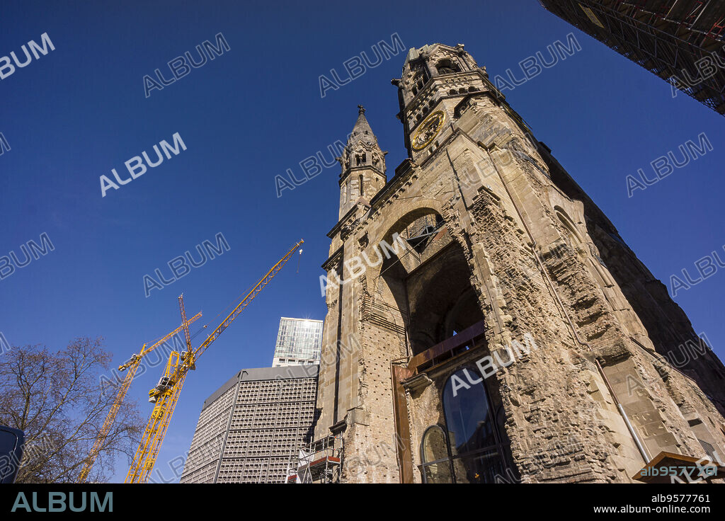 iglesia evangélica luterana Kaiser-Wilhelm-Gedächtniskirche, Kurfürstendamm ,Charlottenburgo, Berlin, Alemania, europe.