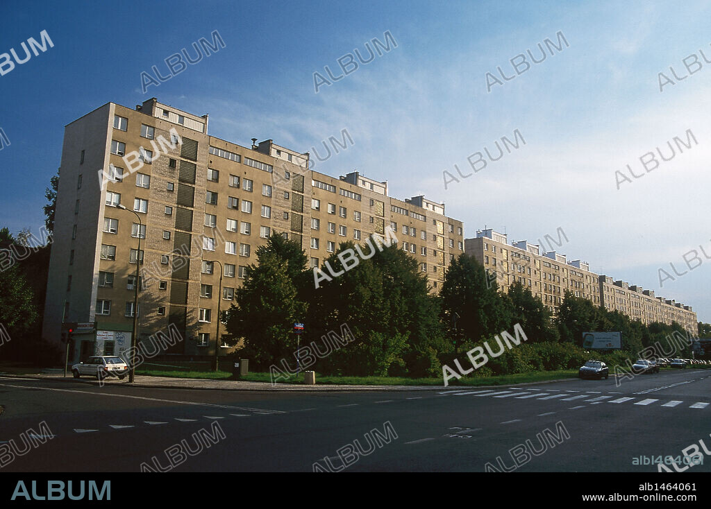 POLONIA. VARSOVIA. Vista de algunos bloques de viviendas construidos durante la época comunista.