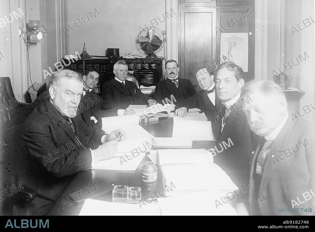 HARRIS & EWING. House of Representatives Committees - Joint Committee On Banking And Currency. Sen. O'Gormanof Ny; Carter Glass, Rep. of Va, 2nd To Be Behind O'Gorman; Rep. Korbly of In; Sen. Reed of Mo.; Sen. Hollis of Nh; Sen. Pomerene of Oh; Sen. Owens of Ok, Chairman; Sen. Shafroth of Co., 1913.