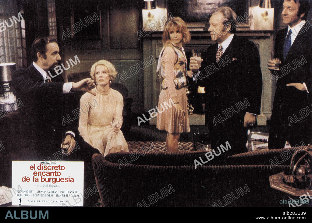 BULLE OGIER, DELPHINE SEYRIG et FERNANDO REY dans LE CHARME DISCRET DE LA BOURGEOISIE, 1972, réalisé par LUIS BUÑUEL. Copyright DEAN FILM/GREENWICH FILM/JET FILMS.