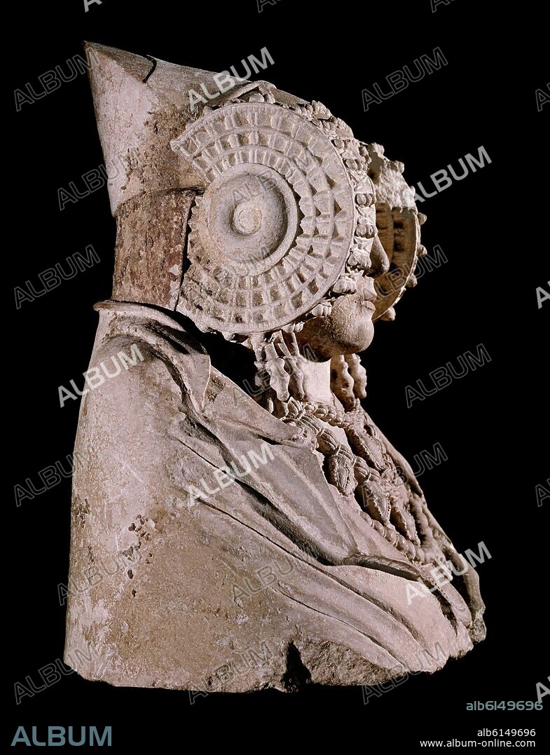 DAMA DE ELCHE - ALICANTE - ESCULTURA IBERICA SIGLO IV - VISTA DE PERFIL- DESCUBIERTA EN 1897.