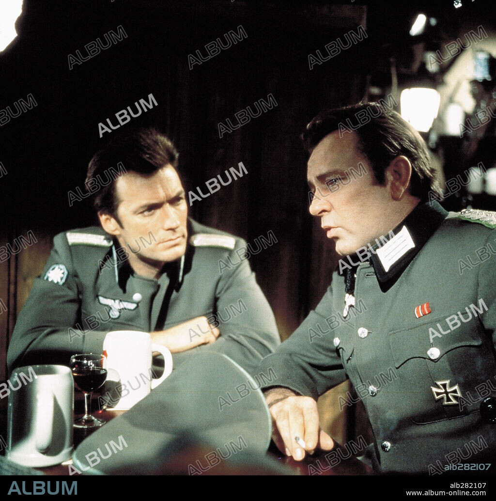 CLINT EASTWOOD y RICHARD BURTON en EL DESAFÍO DE LAS ÁGUILAS, 1968 (WHERE EAGLES DARE), dirigida por BRIAN G. HUTTON. Copyright M.G.M.