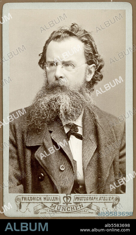 Dahn, Felix Jurist, Historiker und Schriftsteller Hamburg 9.2.1834 - Breslau 3.1.1912. Porträtaufnahme, 1881 (Friedrich Müller, München). Rückseitig mit handschriftl. Widmung Dahns an Paul Lindau: "Herrn Dr. Paul Lindau zu freundlicher Erinnerung / F. Dahn.". Berlin, Sammlung Archiv für Kunst und Geschichte.