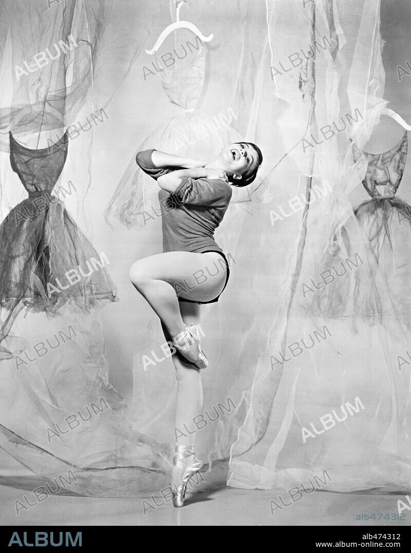 LESLIE CARON en PAPA PIERNAS LARGAS, 1955 (DADDY LONG LEGS), dirigida por JEAN NEGULESCO. Copyright 20TH CENTURY FOX.