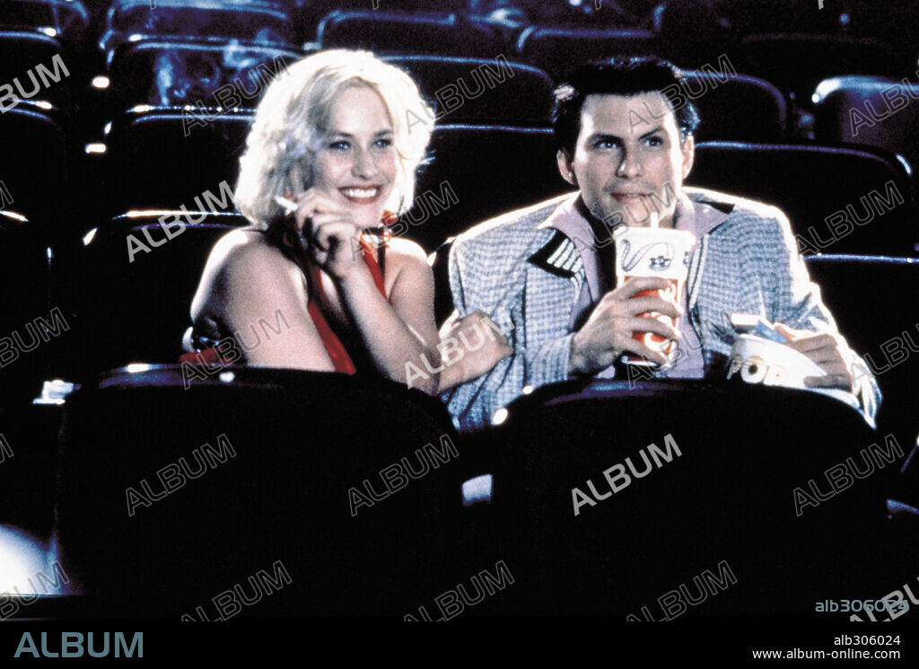 CHRISTIAN SLATER and PATRICIA ARQUETTE in TRUE ROMANCE, 1993, directed by TONY SCOTT. Copyright MORGAN CREEK/DAVIS FILMS.
