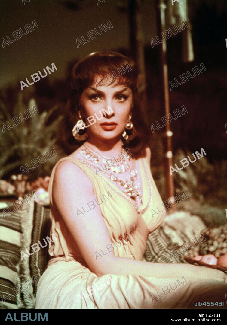 GINA LOLLOBRIGIDA in SOLOMON AND SHEBA, 1959, directed by KING VIDOR. Copyright UNITED ARTISTS.
