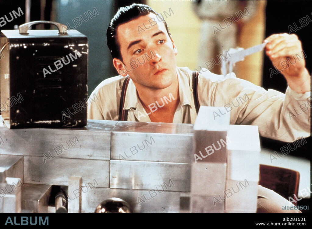 JOHN CUSACK in FAT MAN AND LITTLE BOY, 1989, directed by ROLAND JOFFE. Copyright PARAMOUNT PICTURES.