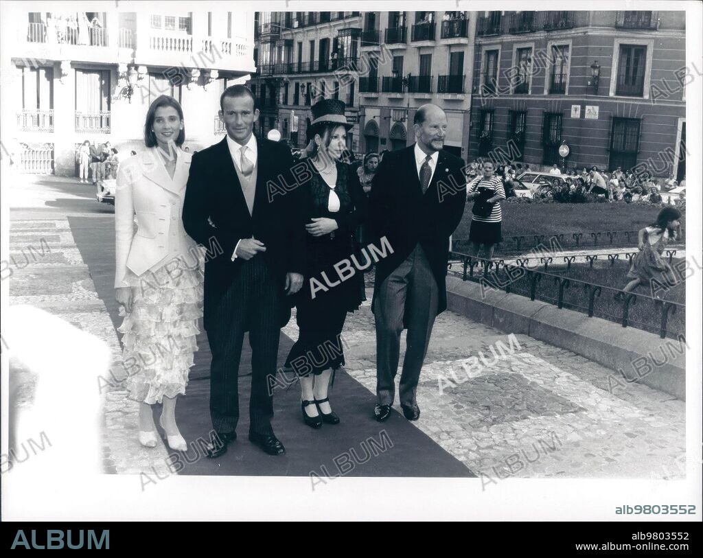 July 1993. Wedding of Carla Royo-Villanova and Prince Kubrat of Bulgaria in the Church of Our Lady of the Incarnation in Madrid. In the image, King Simeon with his children Kalina and Kiril and his daughter-in-law, Rosario Nadal.