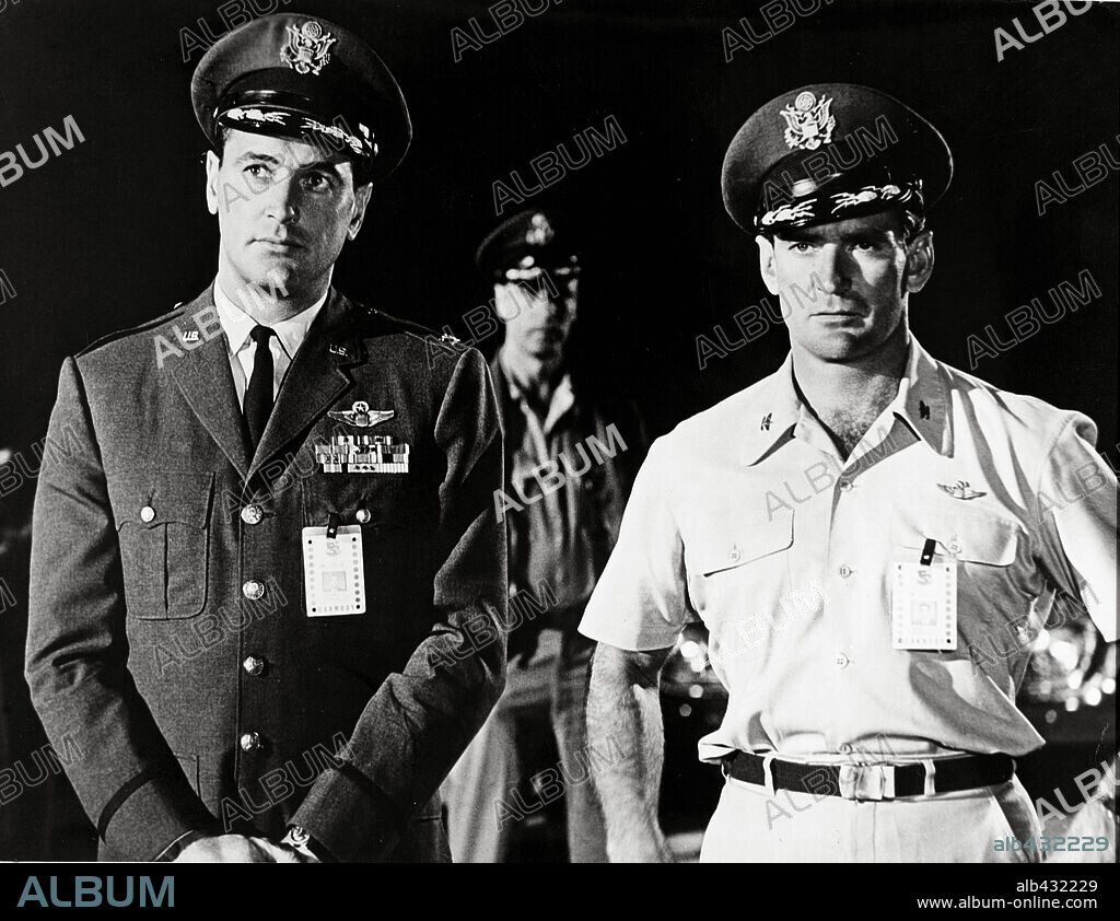 ROCK HUDSON y ROD TAYLOR en NIDO DE AGUILAS, 1963 (A GATHERING OF EAGLES), dirigida por DELBERT MANN. Copyright UNIVERSAL PICTURES.