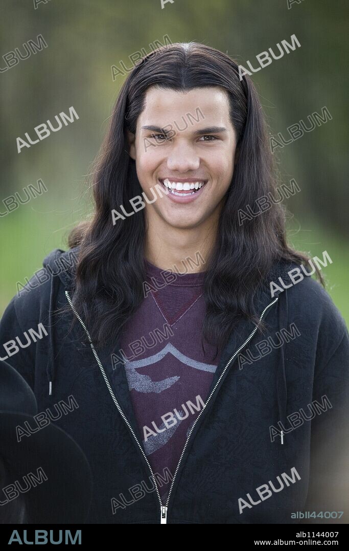 TAYLOR LAUTNER dans TWILIGHT: CHAPITRE 1 - FASCINATION, 2008 (TWILIGHT), réalisé par CATHERINE HARDWICKE. Copyright IMPRINT ENTERTAINMENT/MAVERICK FILMS/SUMMIT ENTERTAINMENT/ / NEWCOMB, DEANA.