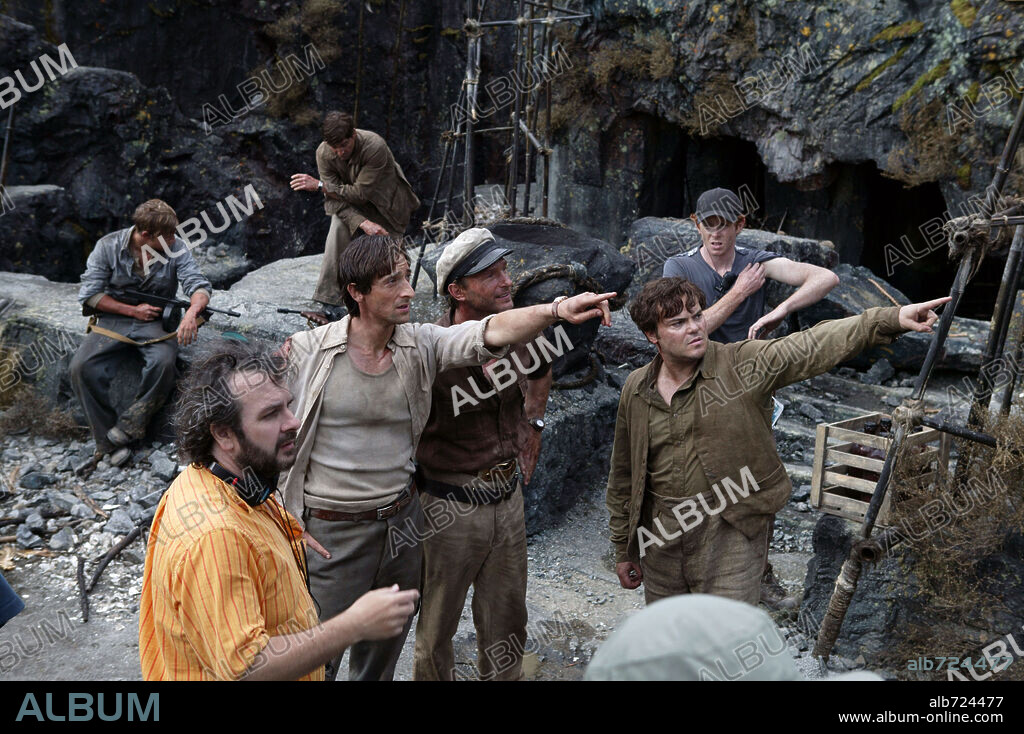 ADRIEN BRODY, JACK BLACK, PETER JACKSON and THOMAS KRETSCHMANN in KING KONG, 2005, directed by PETER JACKSON. Copyright UNIVERSAL PICTURES / VINET, PIERRE.