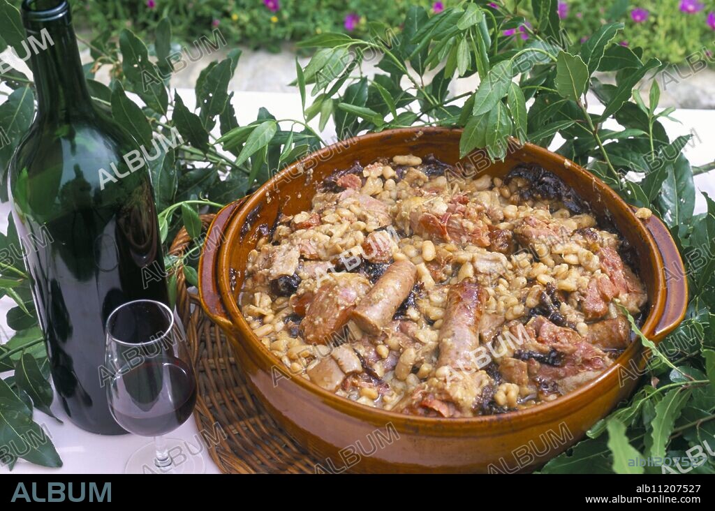 Cassoulet de Carcassonne, by Chef M. Rodrigues, Hameau de Saint Martin, Montredon, Languedoc-Roussillon, France, Europe.