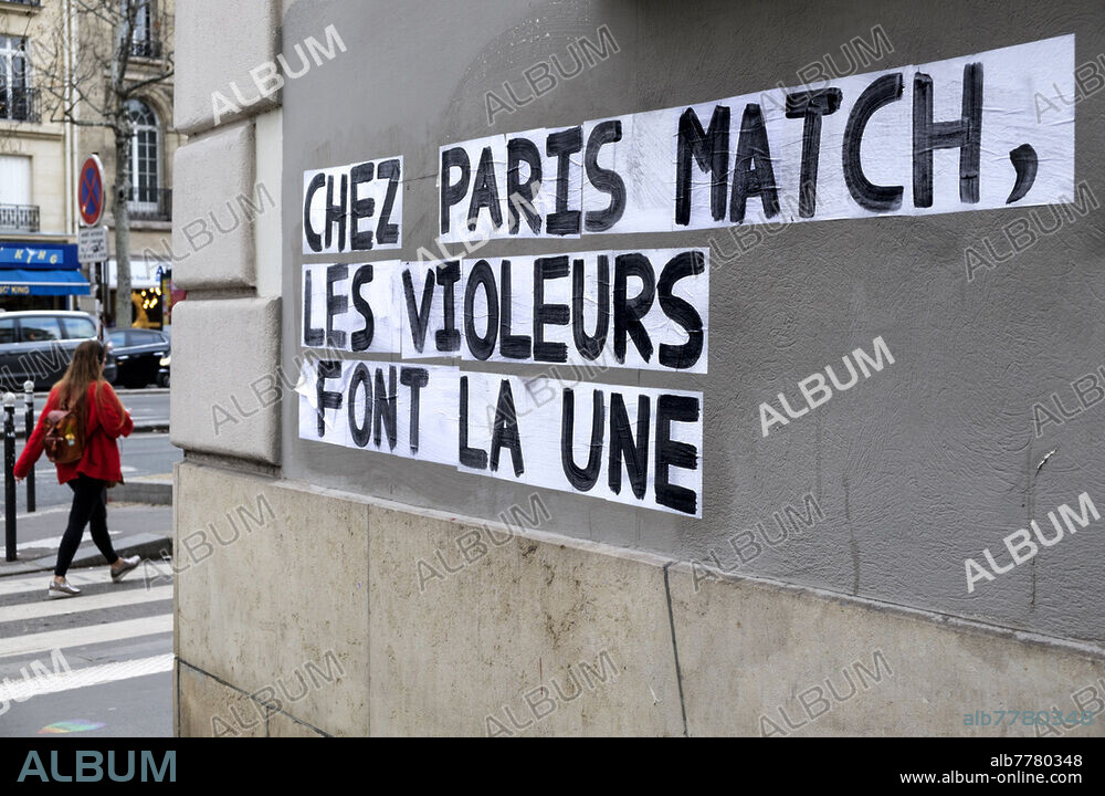 France, Paris, boulevard du Montparnasse, slogan féministe, féminicide, Chez Paris Match les violeurs font la une (photo décembre 2019).