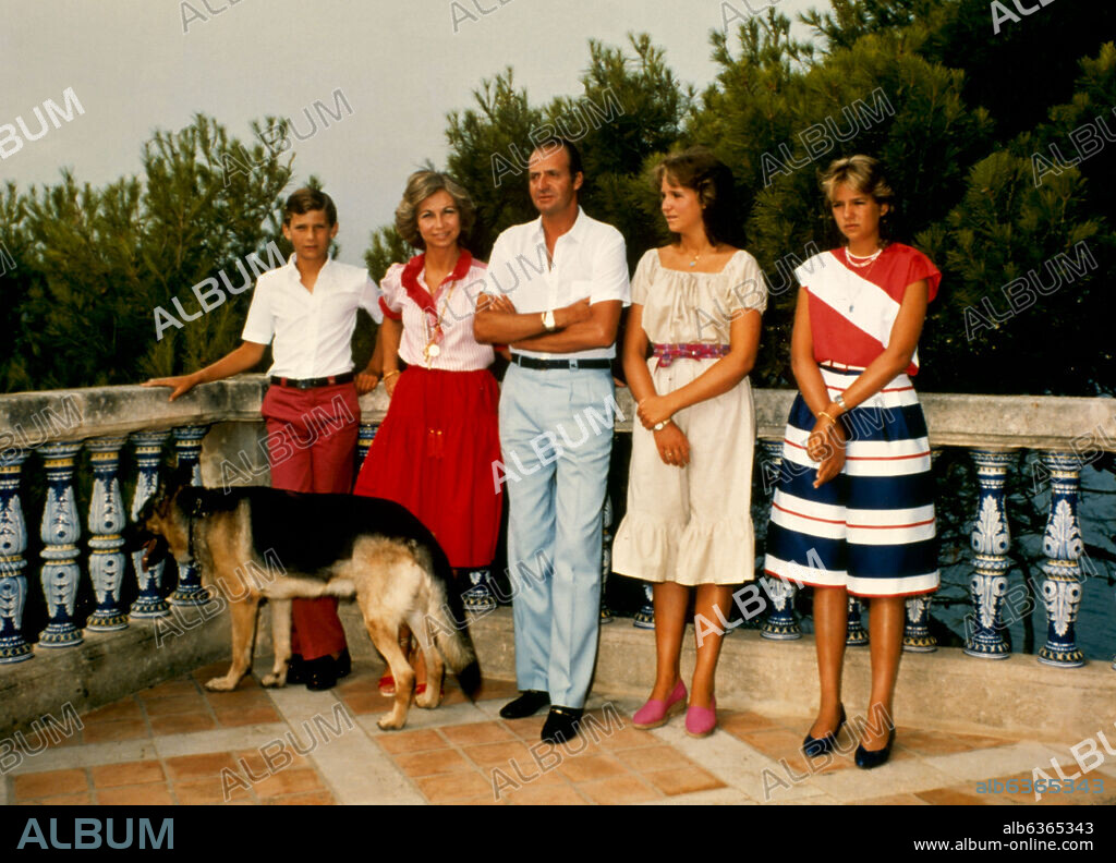 FAMILIA REAL ESPAÑOLA (AGOSTO 1983).