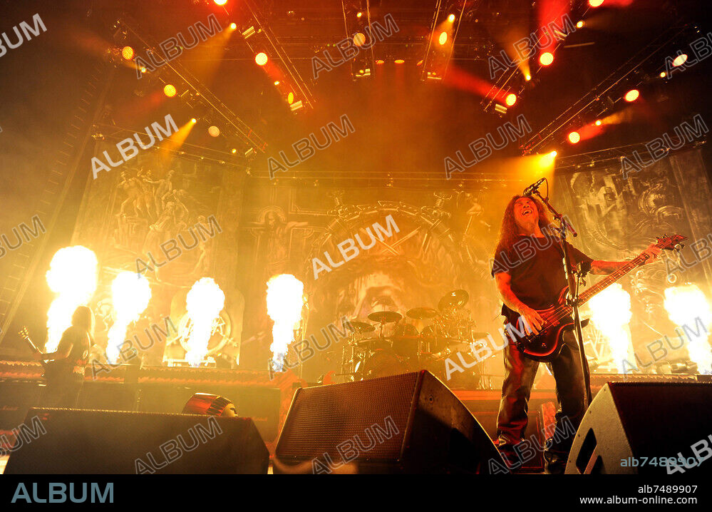 Slayer - die amerikanische Thrash-Metal-Band mit Saenger und Giitarrist Tom Araya bei einem Konzert am 26.11.2018 in Hamburg, Barclaycard Arena. 

KEINE PERSOENLICHKEITSRECHTE VORHANDEN, NUR FUER REDAKTIONELLE VERWENDUNG, KEINE WERBUNG. KEINE WEITERGABE AN DRITTE.