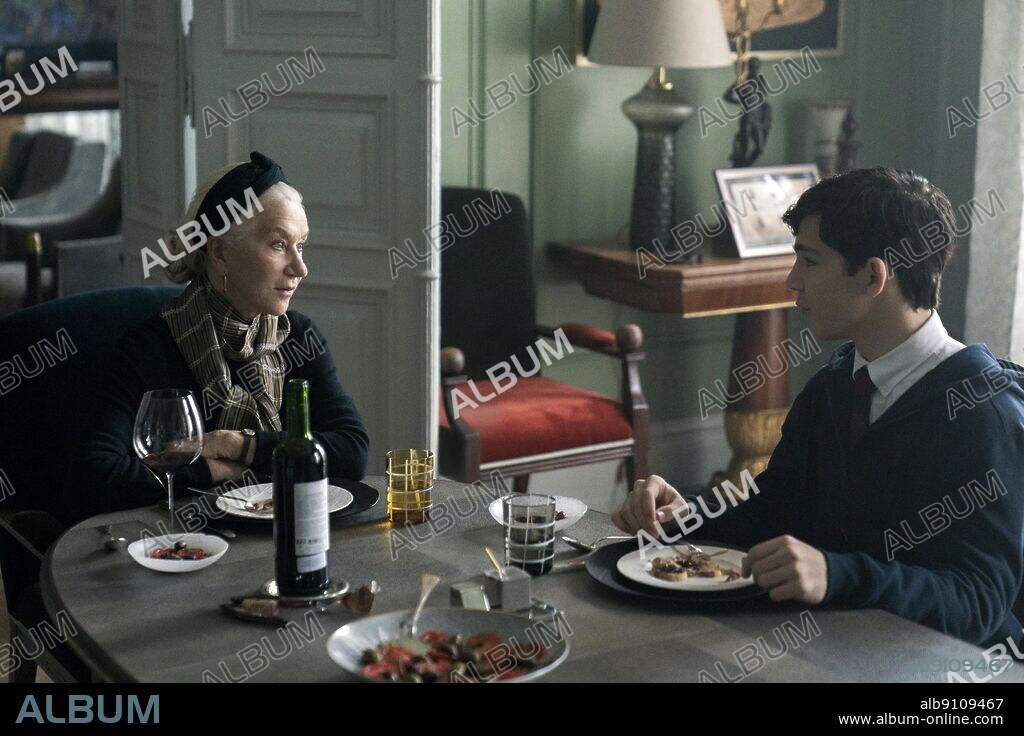 BRYCE GHEISAR and HELEN MIRREN in WHITE BIRD: A WONDER STORY, 2023, directed by MARC FORSTER. Copyright LIONSGATE.