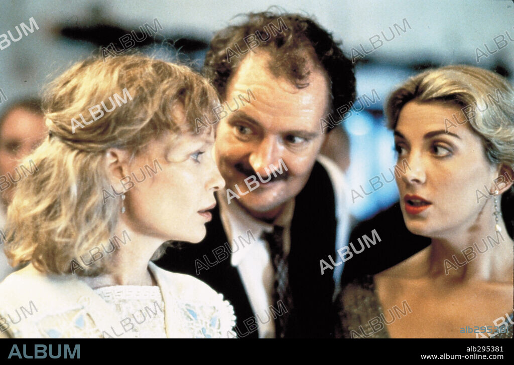 JIM BROADBENT, MIA FARROW y NATASHA RICHARDSON en EL PICO DE LAS VIUDAS, 1994 (WIDOWS' PEAK), dirigida por JOHN IRVIN. Copyright RANK.