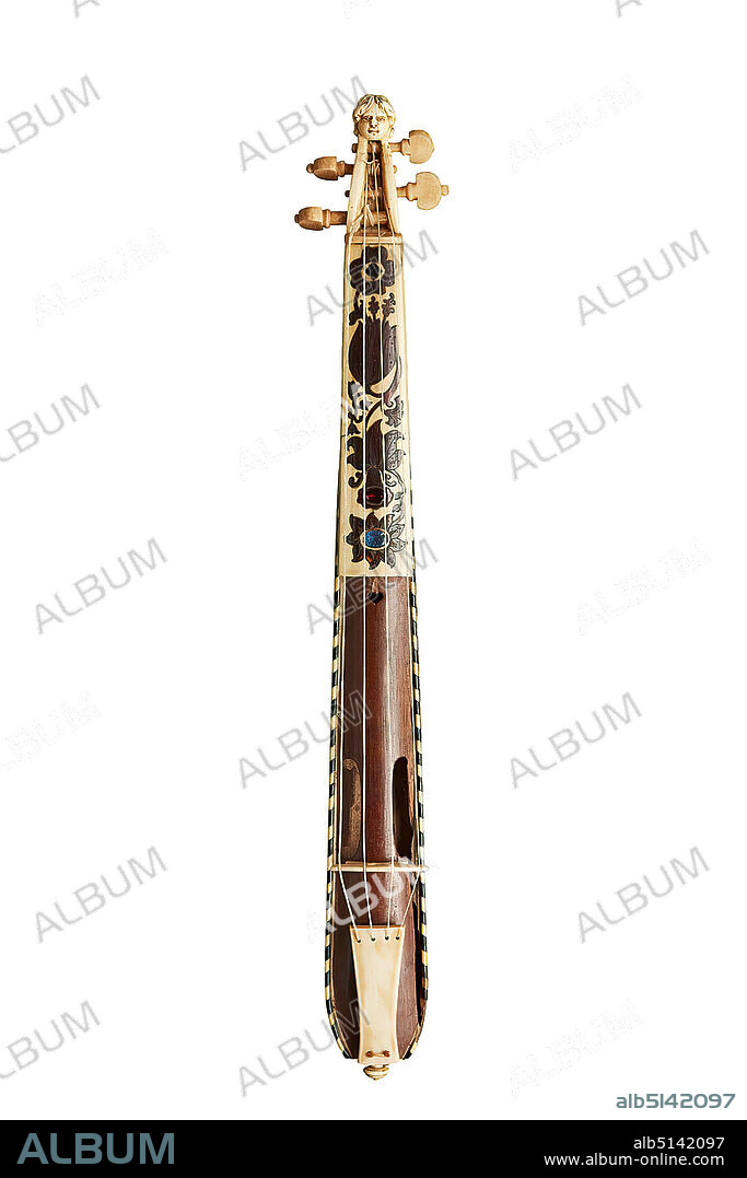 Joachim Tielke, Pochette (pocket violin), property of the Stiftung Hamburger Kunstsammlungen, cypress, ivory, ebony, tortoiseshell, glass, Total: length: 400 mm (total length); width: 42 mm; depth: 26 mm; sounding string length: 373 mm; length: 275 mm (top length), label (instrument making): printed label ( small format): IOACHIM TIELKE, in Hamburg, An. 16[hs.]79, stringed instruments, flower ornaments, woman, head, face, baroque, This pocket violin, artistically decorated with marquetry of tortoiseshell in ivory and decorated with similistones, shows the typical characteristics of the richly decorated baroque instruments from the Hamburg workshop of Joachim Tielke. So far, only two pochettes with a completely different design were known, which had been made in Paris and provided with a workshop label by Tielke and resold. Another pochette is missing. The new instrument, which appeared in 2011, is thus a unique specimen in the oeuvre of Joachim Tielke's workshop.