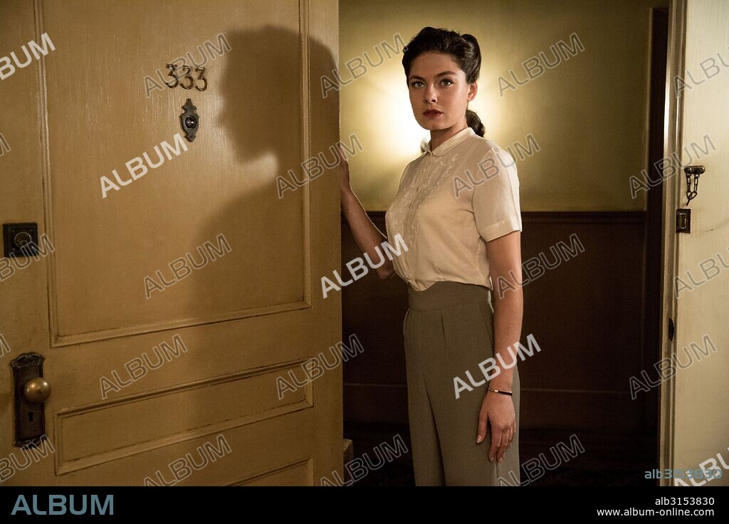 ALEXA DAVALOS in MOB CITY, 2013, directed by FRANK DARABONT. Copyright TNT Originals.