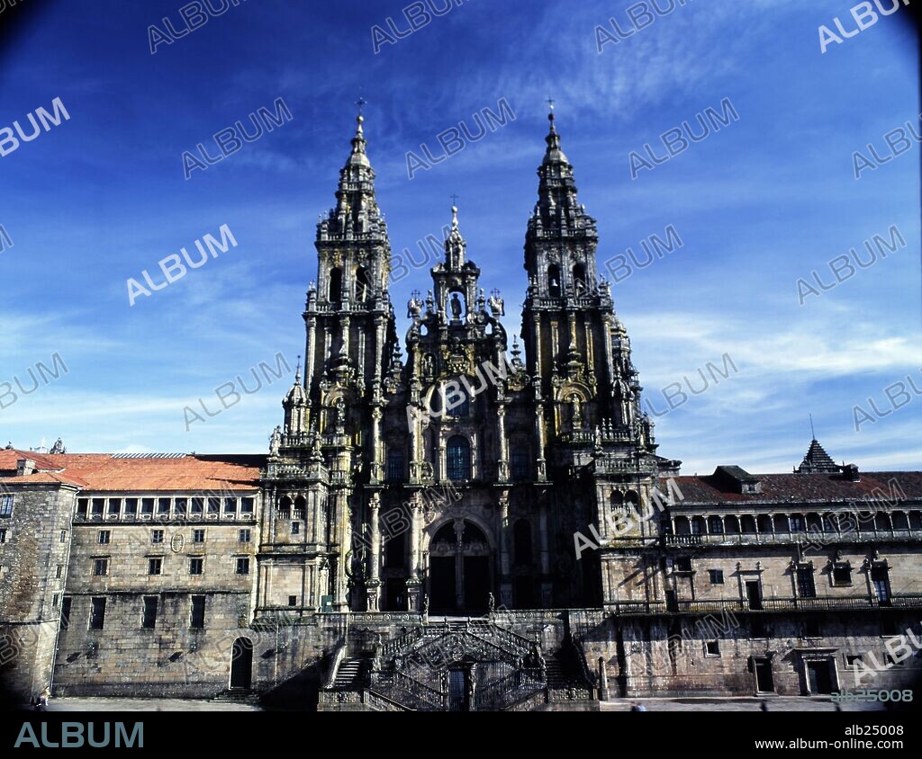 Catedral de Santiago de Compostela, iniciada en el año 1075. Fachada del Obradoiro (1738-1749) por Fernando Casas y Novoa (?-1749). Provincia de La Coruña, Galicia.