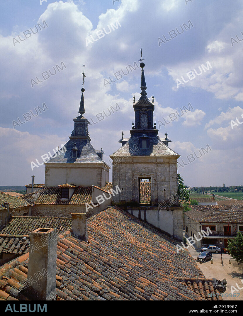 JOSÉ BENITO DE CHURRIGUERA. TORRES DE LA IGLESIA DE NUEVO BAZTAN CONSTRUIDA ENTRE 1709 Y 1713.