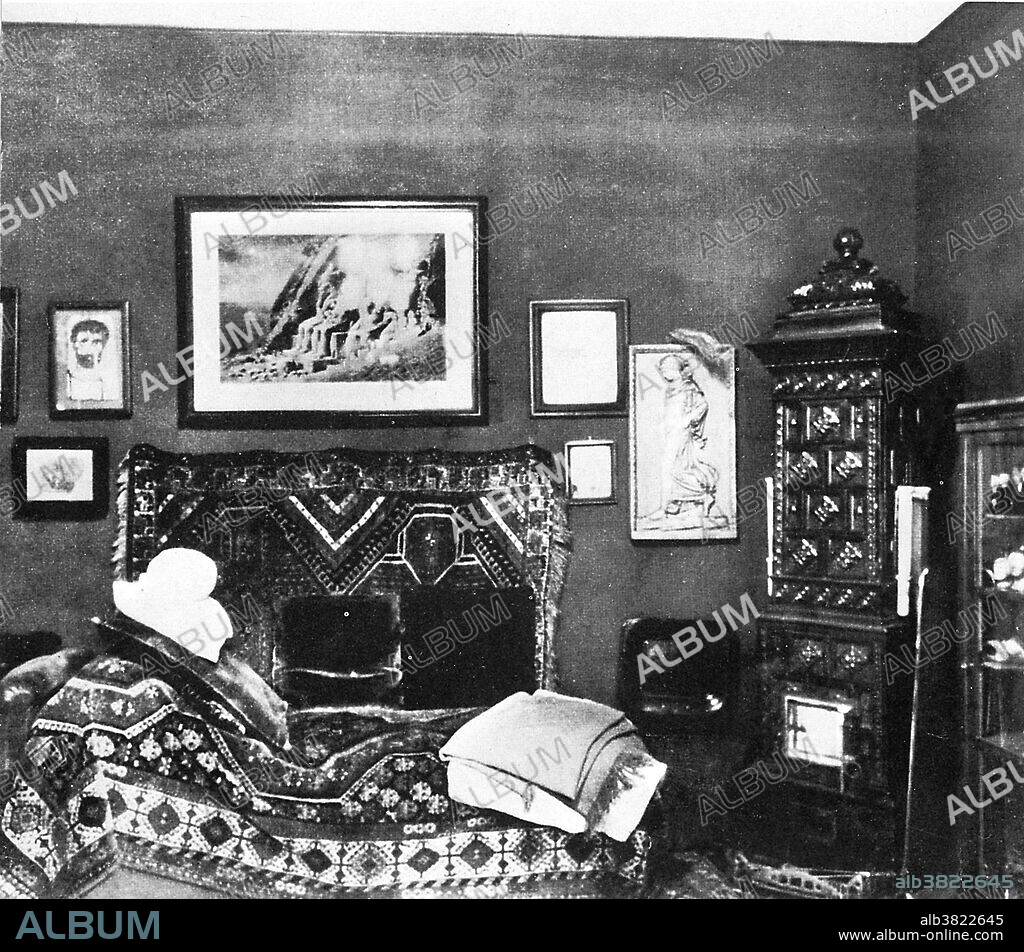 The couch in Sigmund Freud's consulting room.