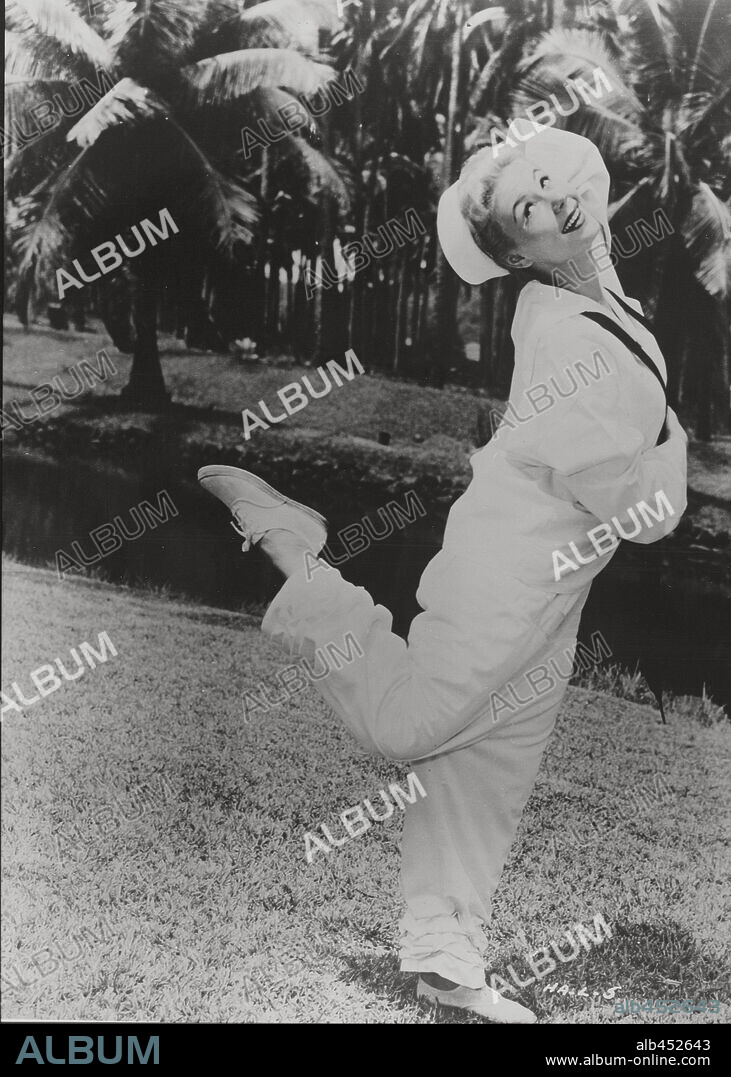 MITZI GAYNOR in SOUTH PACIFIC, 1958, directed by JOSHUA LOGAN. Copyright 20TH CENTURY FOX.