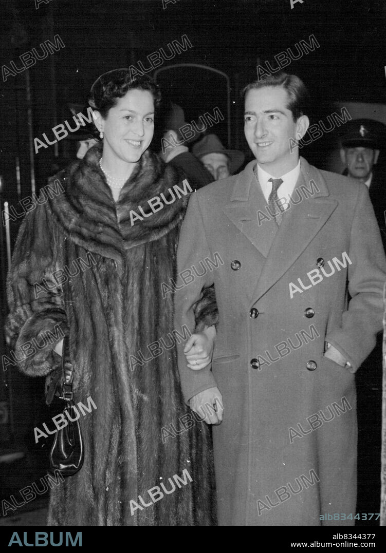 Ex-King and wife, reconciled, in London. Reconciled ex-King Peter of Yugoslavia and his wife, ex-Queen Alexandra arrive at Victoria Station this evening (Sunday) from Paris for a short Private visit to London before leaving for America, where the former monarch is to give a series of lectures. The Couple were recently reconciled at Gstaad, the Swiss winter holiday resort. January 16, 1955. (Photo by Reuterphoto).