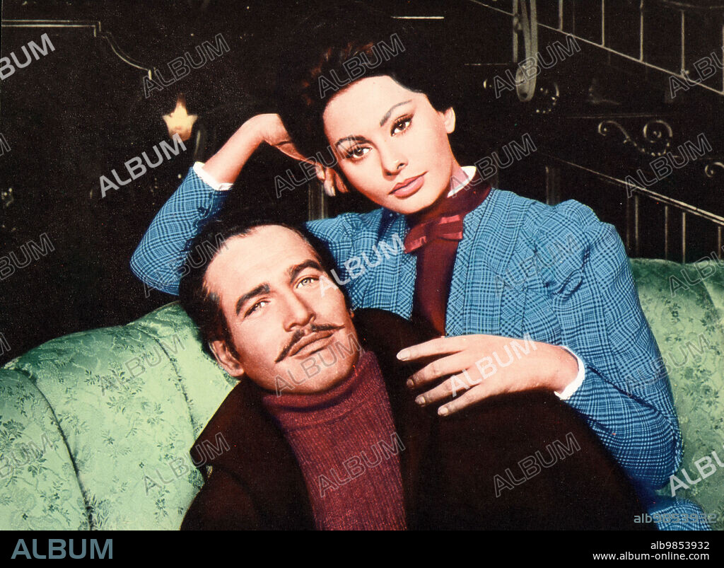 LOREN SOPHIA / LOREN SOFIA 1934/ and PAUL NEWMAN. PAUL NEWMAN and SOPHIA LOREN in LADY L, 1965, directed by PETER USTINOV. Copyright M.G.M.