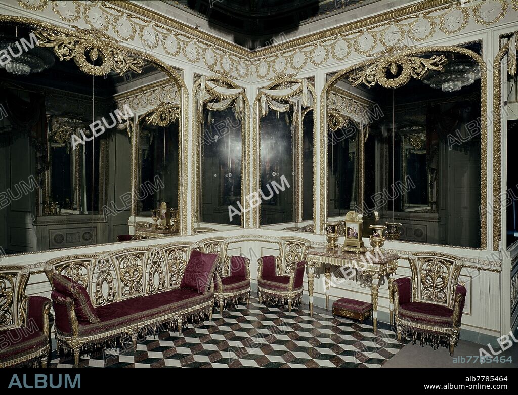 SALON DE ESPEJOS - VESTIDOR DEL REY - FOTO AÑOS 60.