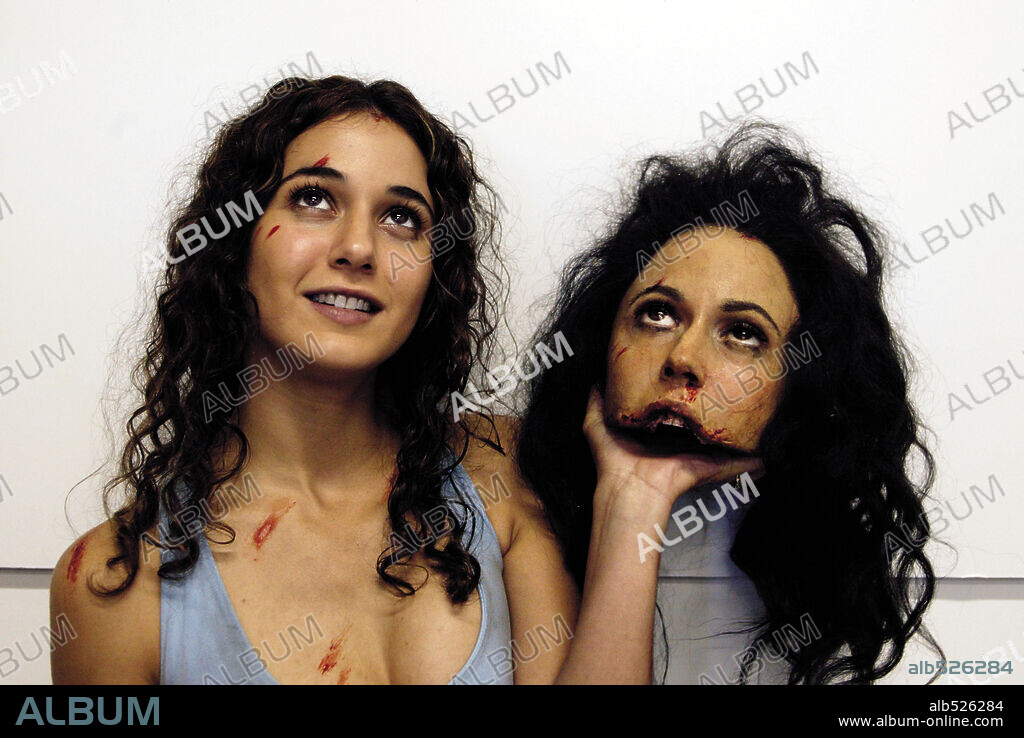 EMMANUELLE CHRIQUI in WRONG TURN, 2003, directed by ROB SCHMIDT. Copyright 20TH CENTURY FOX/REGENCY ENTERPRISES.