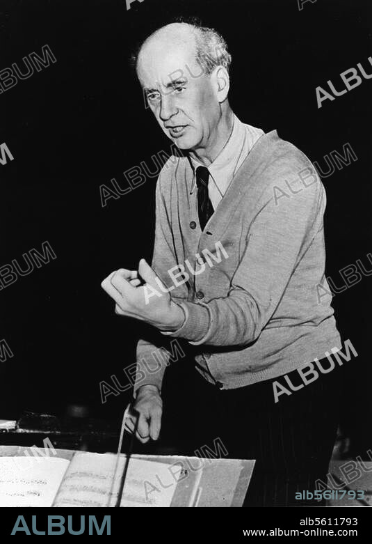 Furtwängler, Wilhelm Conductor, Berlin 25.1.1886 - Ebersteinburg. (Baden-Baden) 30.11.1954. Wilhelm Furtwängler conducting. Photo, c. 1950.