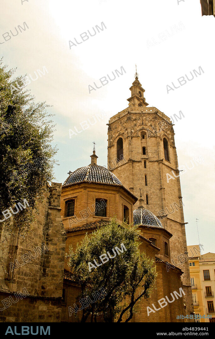 València, Comunidad Valenciana, Spain. Miguelete or Miclaet Tower.. Valencia Cathedral (Iglesia Catedral-Basílica Metropolitana de la Asunción de Nuestra Señora de Valencia).