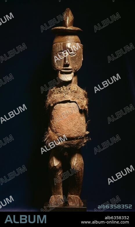 Central African, Teke, Republic Congo. Reliquiary figure. Wood, powder of the bark of the tukula tree, animal skin, height 40 cm. Paris, Collection Maurice Nicaud.