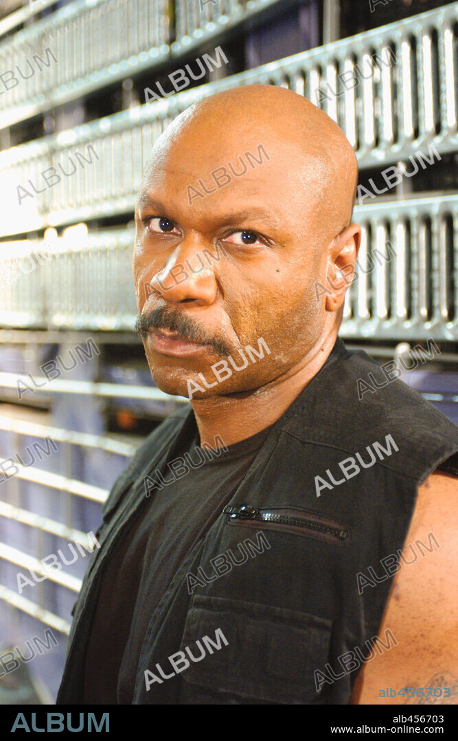 VING RHAMES in DAWN OF THE DEAD, 2004, directed by ZACK SNYDER. Copyright UNIVERSAL STUDIOS.
