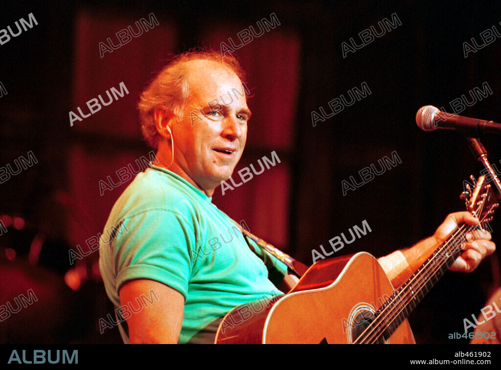 Sep 02, 1999; Mansfield, MS, USA; Musician JIMMY BUFFETT performing a live concert in Mansfield. Mandatory Credit: Photo by Steven Tackeff / ZUMA Press. (©) Copyright 1999 by Steven Tackeff. 02/09/1999