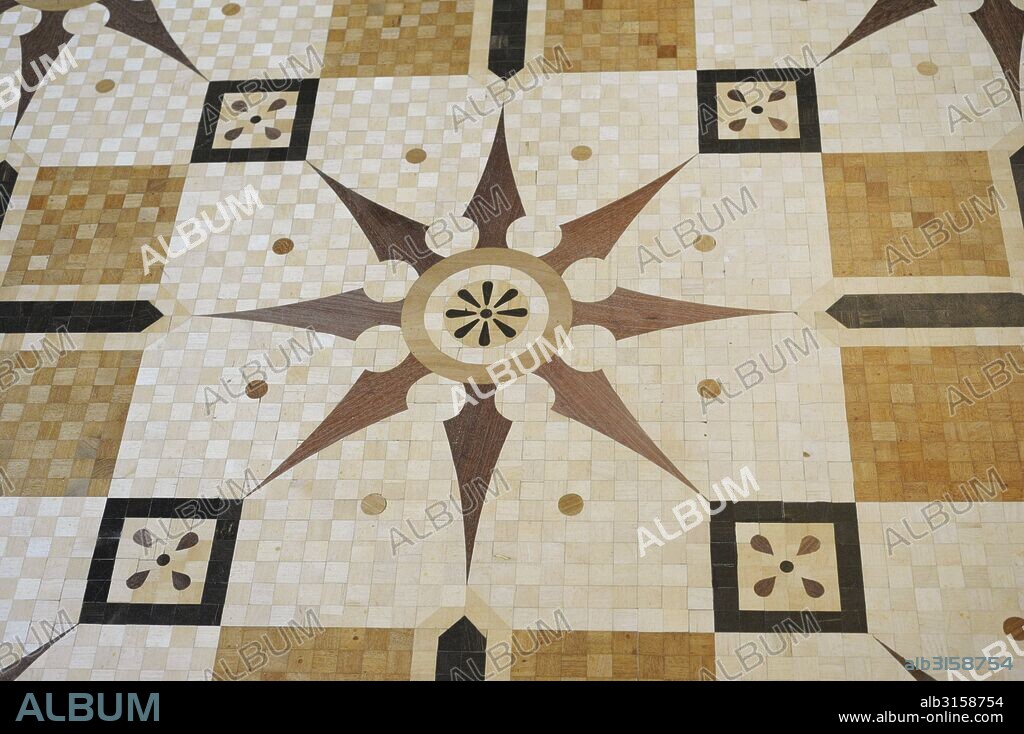 Museo del Hermitage (The State Hermitage Museum). Sala de los Caballeros. Detalle del pavimento. San Petersburgo. Rusia.