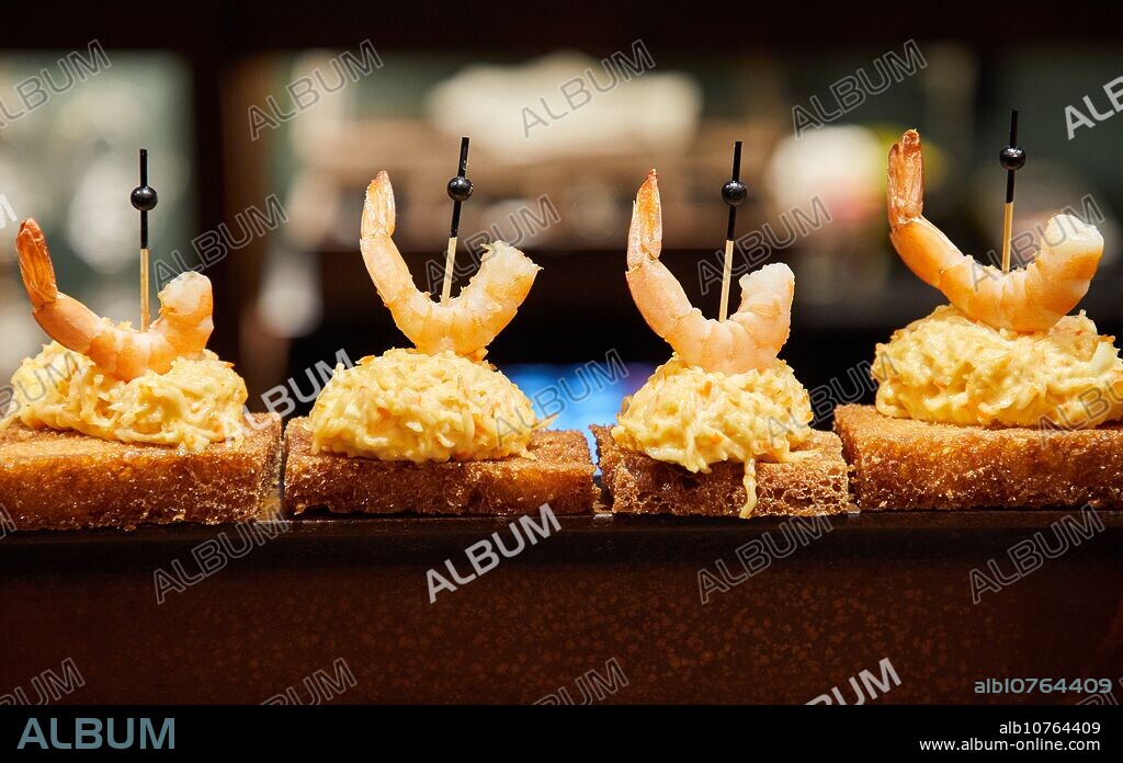 Bar restaurant Xarma, Pintxos, Gastronomic tour, Donostia, San Sebastian, Gipuzkoa, Basque Country, Spain, Europe.