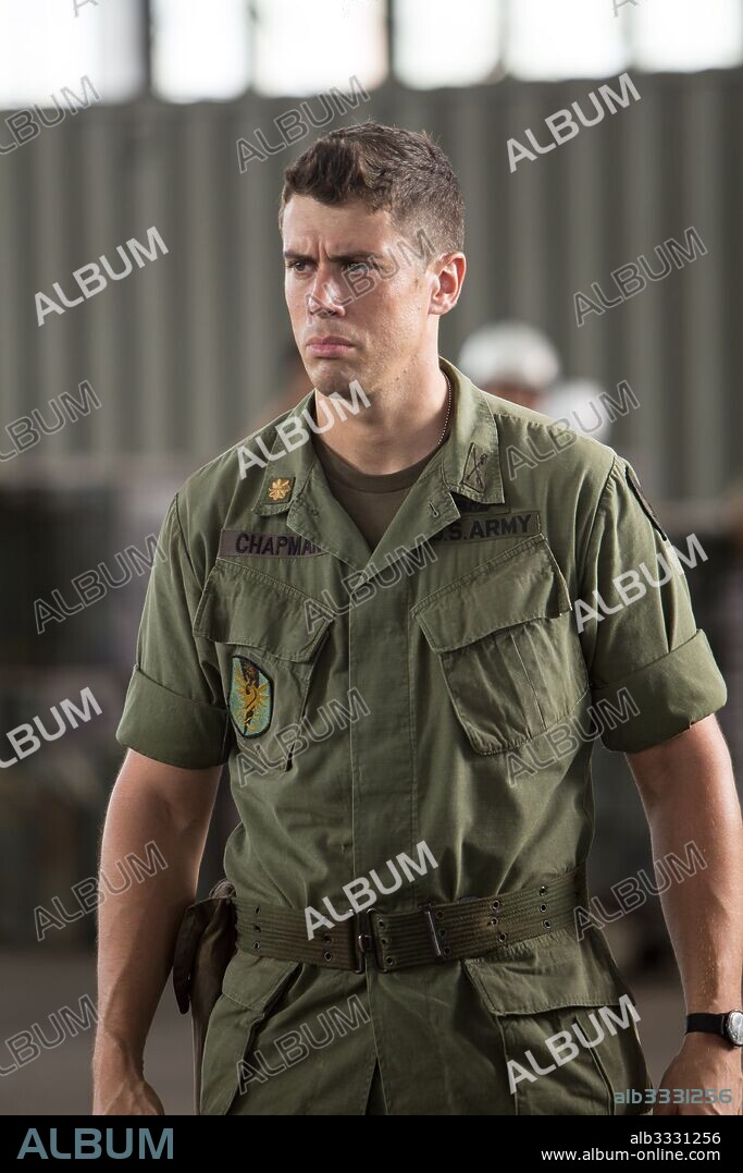 TOBY KEBBELL in KONG: SKULL ISLAND, 2017, directed by JORDAN VOGT-ROBERTS. Copyright Village Roadshow Pictures/Legendary Pictures/Warner Bros. / PEREZ, MARIO.