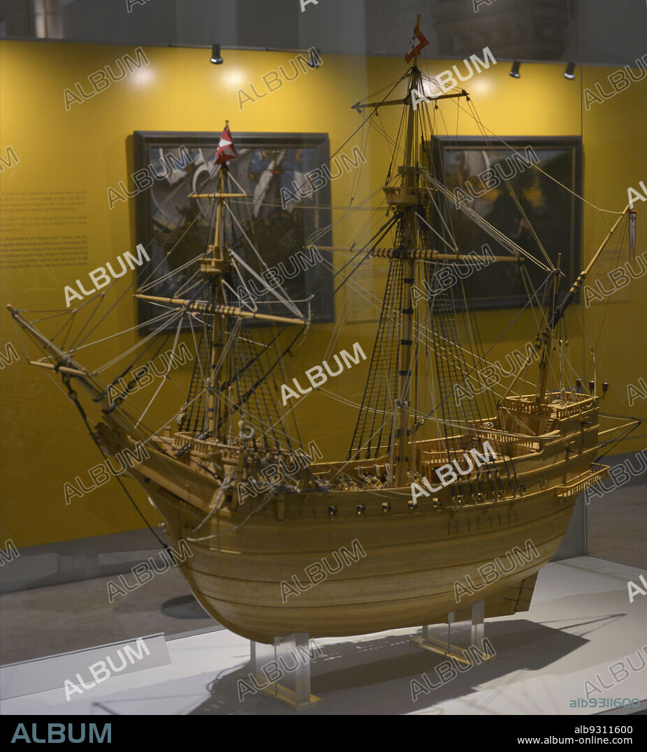 "Madre de Deus" (Madre de Dios). Carraca portuguesa dedicada al comercio con la India. Fue construida y botada en 1589. Este navío realizó dos viajes de ida y vuelta a las Indias Orientales. En 1592, durante el regreso del segundo viaje, cargada de joyas y especias, fue capturada por navíos ingleses frente a la isla de Flores, en el archipiélago de las Azores. Tras la captura y de su saqueo, fue llevada a Dartmouth (Inglaterra), donde se mantuvo exhibida ante la admiración y el asombro del público. Maqueta. Museo de Marina. Lisboa. Portugal.