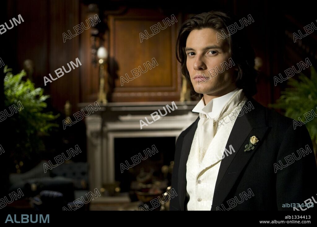 BEN BARNES in DORIAN GRAY, 2009, directed by OLIVER PARKER. Copyright EALING STUDIOS.