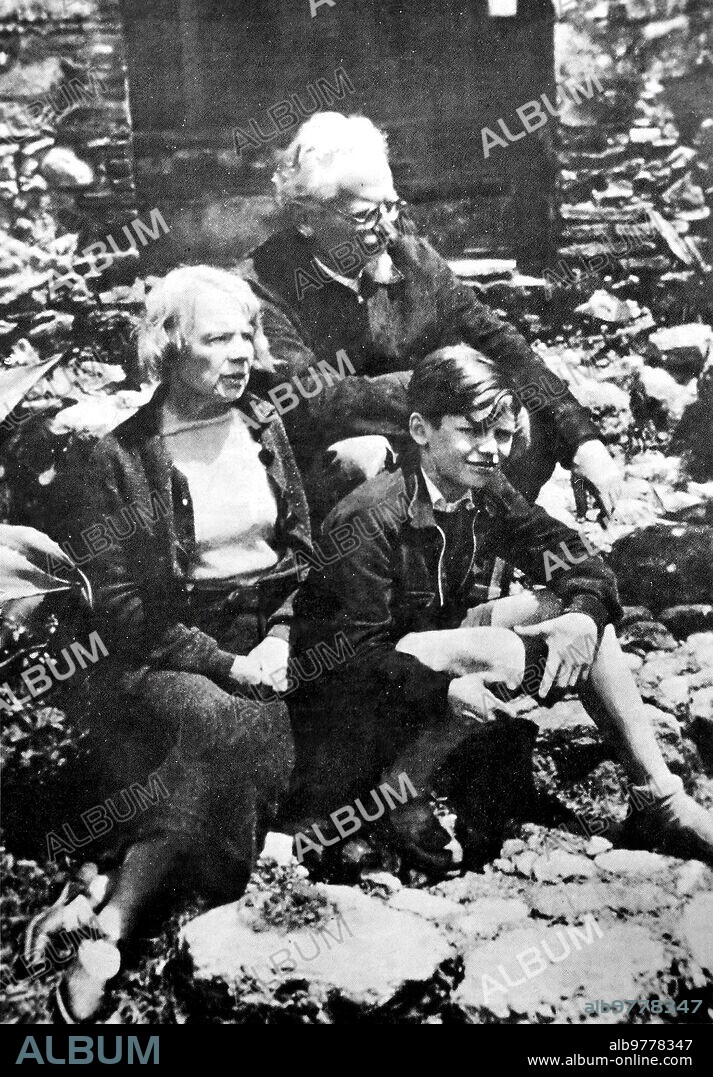 1935. Trotsky with Natalia Sedova and Esteban Sedov, his grandson.
