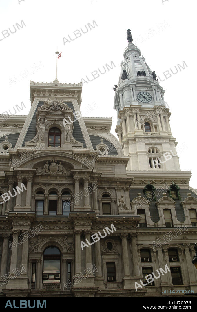 AYUNTAMIENTO DE FILADELFIA (PHILADELPHIA). Construído entre 1871 y 1901. La cúpula está coronada por la estatua del fundador de la colonia de Filadelfia, William Penn (1644-1718). Vista del exterior. Estado de Pensilvania. Estados Unidos.
