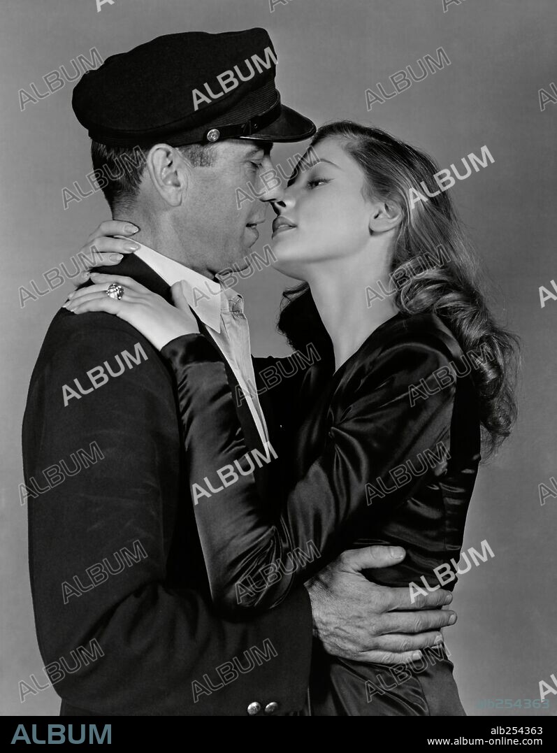 HUMPHREY BOGART y LAUREN BACALL en TENER Y NO TENER, 1944 (TO HAVE AND HAVE NOT), dirigida por HOWARD HAWKS. Copyright WARNER BROTHERS.