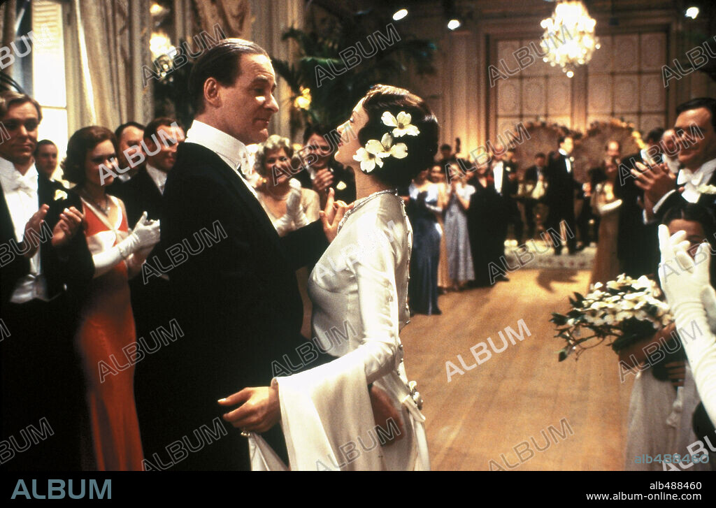 ASHLEY JUDD and KEVIN KLINE in DE-LOVELY, 2004, directed by IRWIN WINKLER. Copyright UNITED ARTISTS / MEIN, SIMON.