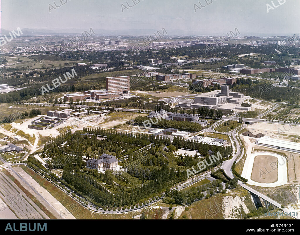 Madrid, fotografía aérea en la que se ve, en primer lugar, el Palacio de La Moncloa, sede de la presidencia del gobierno desde 1977.