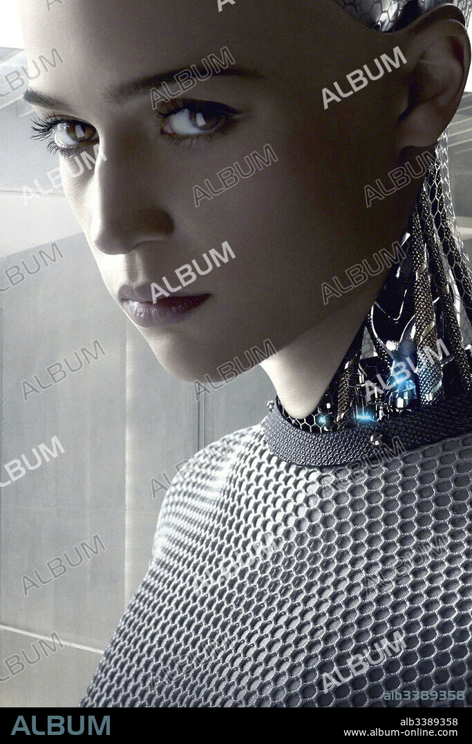 ALICIA VIKANDER en EX MACHINA, 2015, dirigida por ALEX GARLAND. Copyright DNA FILMS.