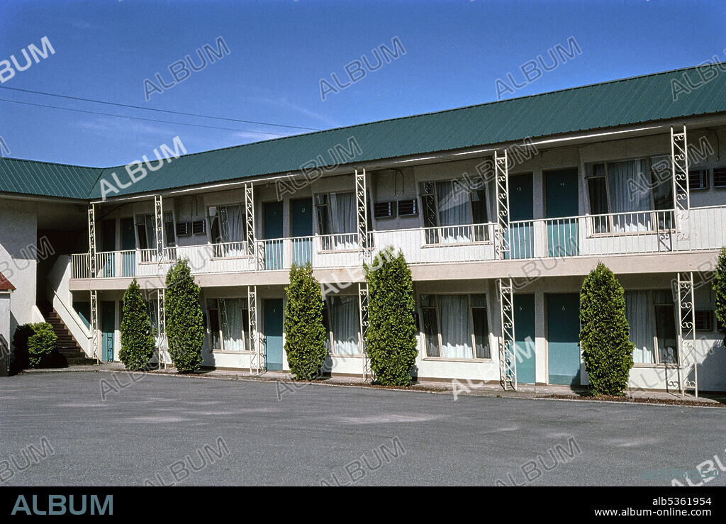 Sunshine Motel, Kellogg, Idaho, USA, John Margolies Roadside America Photograph Archive, 2004.