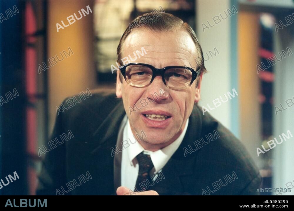 Schramm, Georg Kabarettist (1999 Deutscher Kabarettpreis). Foto, Berlin, 2000.
