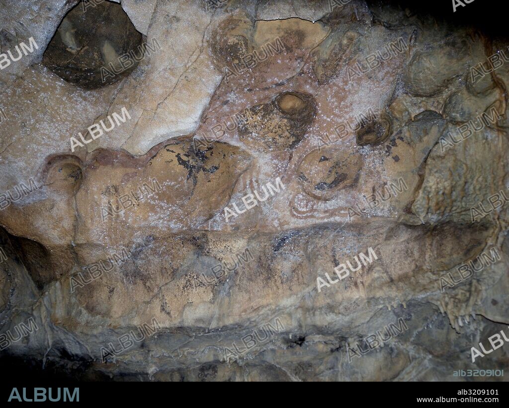 CUEVA DE ALTXERRI, PINTURAS. AYA, GIPUZCOA, PAIS VASCO, ESPAÑA.